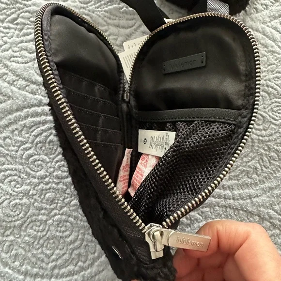 Lululemon Modular Phone Cross Body - fleece - Picture 6 of 7